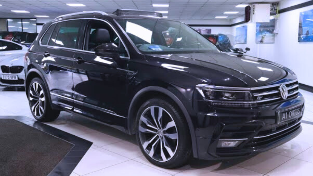black VW Tiguan R Line