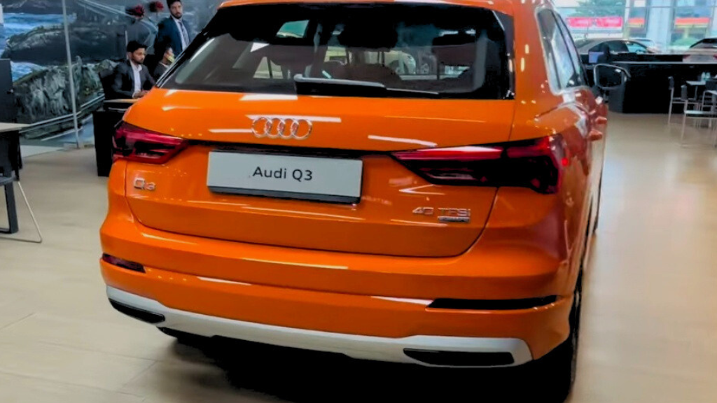 Orange Audi Q3