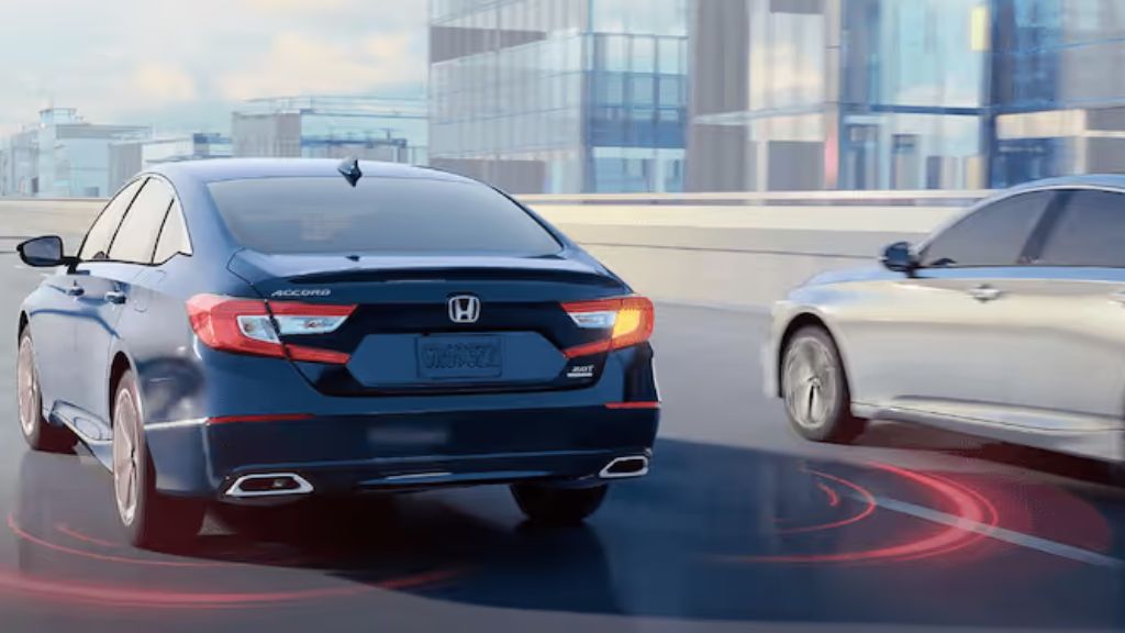 Which Honda Accord has blind sport detection